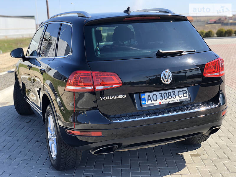 Позашляховик / Кросовер Volkswagen Touareg 2012 в Хусті