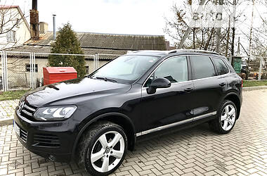 Позашляховик / Кросовер Volkswagen Touareg 2011 в 