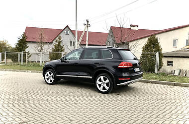 Позашляховик / Кросовер Volkswagen Touareg 2011 в 