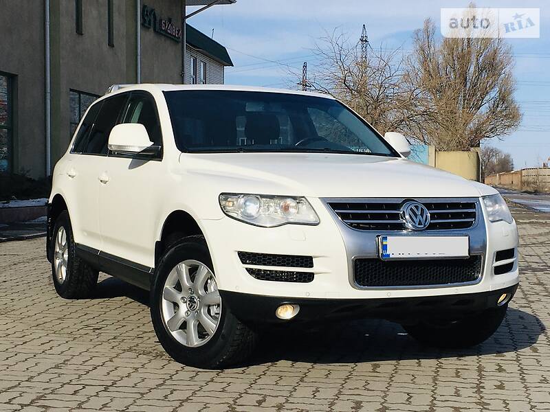 Позашляховик / Кросовер Volkswagen Touareg 2008 в Новомосковську