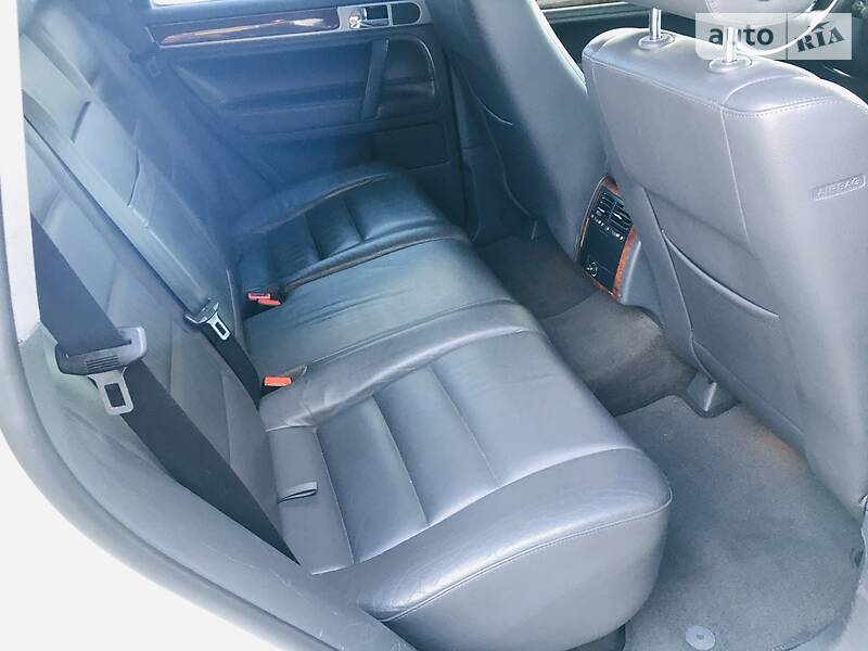 Позашляховик / Кросовер Volkswagen Touareg 2008 в Новомосковську