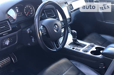 Позашляховик / Кросовер Volkswagen Touareg 2013 в 