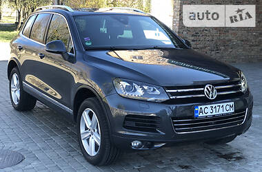 Позашляховик / Кросовер Volkswagen Touareg 2013 в 