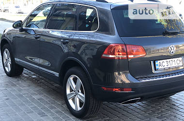 Позашляховик / Кросовер Volkswagen Touareg 2013 в 
