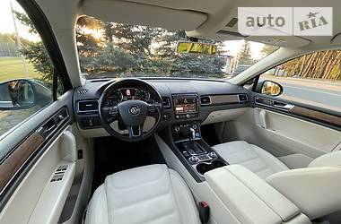 Позашляховик / Кросовер Volkswagen Touareg 2015 в 