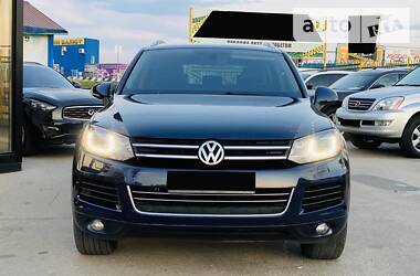 Позашляховик / Кросовер Volkswagen Touareg 2012 в 