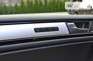 Позашляховик / Кросовер Volkswagen Touareg 2011 в 