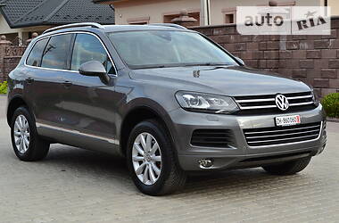 Позашляховик / Кросовер Volkswagen Touareg 2011 в 