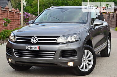 Позашляховик / Кросовер Volkswagen Touareg 2011 в 