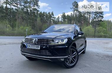 Внедорожник / Кроссовер Volkswagen Touareg 2017 в Житомире