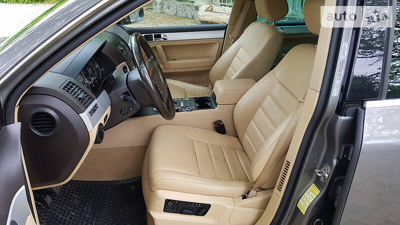 Позашляховик / Кросовер Volkswagen Touareg 2009 в Полтаві