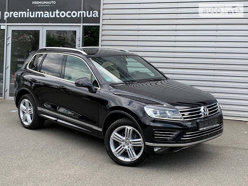 Позашляховик / Кросовер Volkswagen Touareg 2016 в 