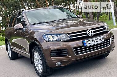 Внедорожник / Кроссовер Volkswagen Touareg 2013 в Киеве