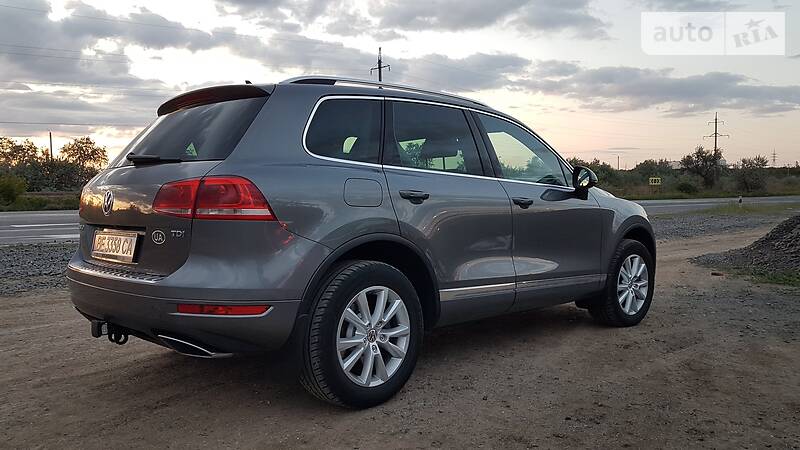 Позашляховик / Кросовер Volkswagen Touareg 2014 в 