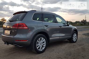 Позашляховик / Кросовер Volkswagen Touareg 2014 в 
