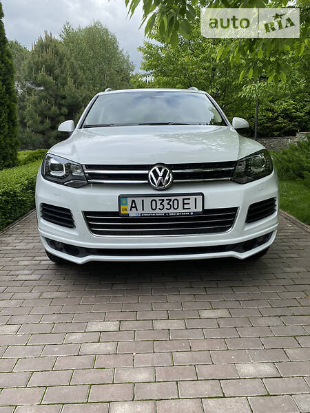 Внедорожник / Кроссовер Volkswagen Touareg 2012 в Киеве