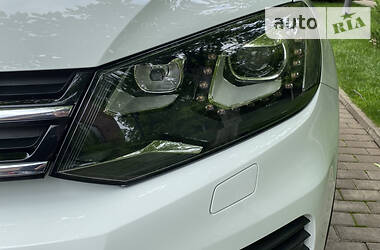 Внедорожник / Кроссовер Volkswagen Touareg 2012 в 