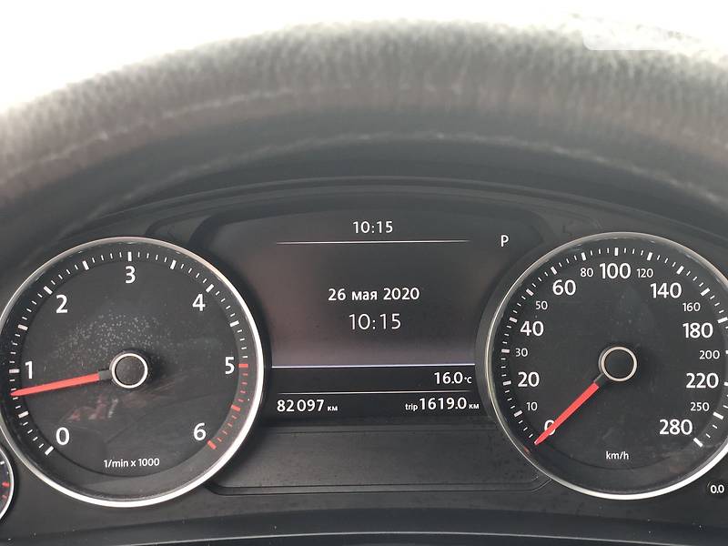 Позашляховик / Кросовер Volkswagen Touareg 2013 в Запоріжжі