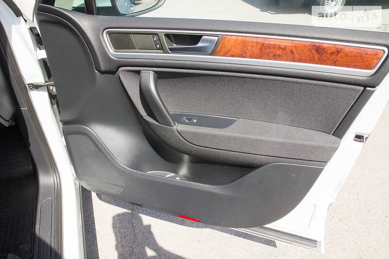 Позашляховик / Кросовер Volkswagen Touareg 2012 в Запоріжжі фото 17 Позашляховик / Кросовер Volkswagen Touareg 2012 в Запоріжжі