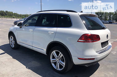 Позашляховик / Кросовер Volkswagen Touareg 2013 в Києві