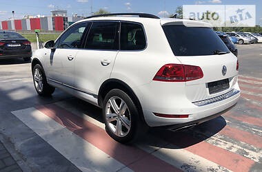 Позашляховик / Кросовер Volkswagen Touareg 2013 в Києві