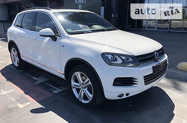 Позашляховик / Кросовер Volkswagen Touareg 2013 в Києві