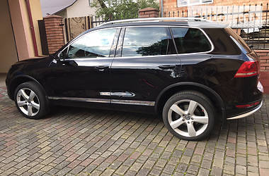 Позашляховик / Кросовер Volkswagen Touareg 2011 в 