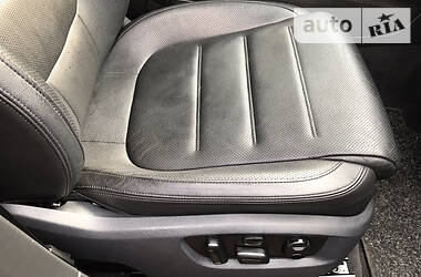 Позашляховик / Кросовер Volkswagen Touareg 2011 в 
