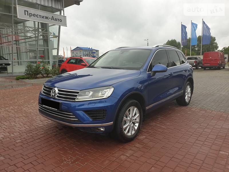 Позашляховик / Кросовер Volkswagen Touareg 2015 в Хмельницькому