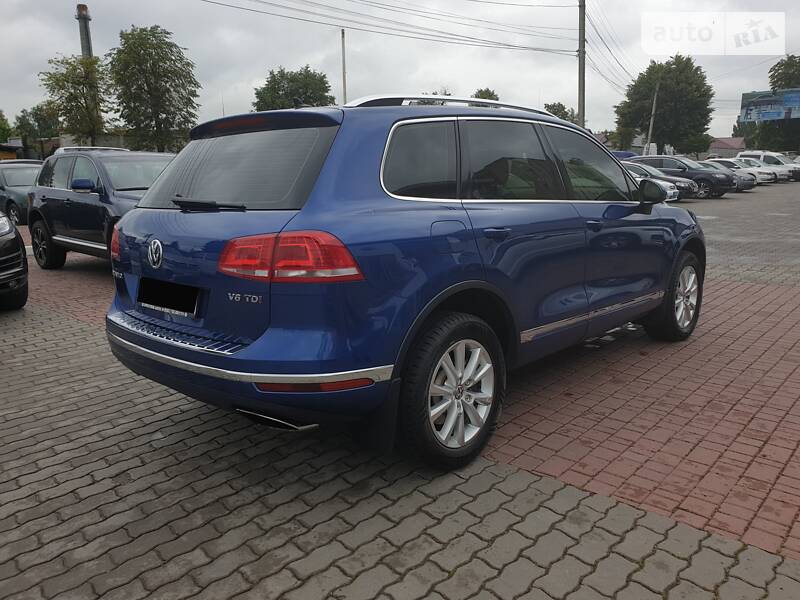 Позашляховик / Кросовер Volkswagen Touareg 2015 в Хмельницькому