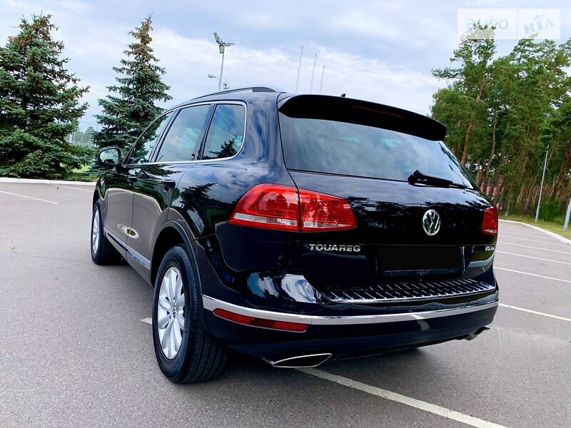 Позашляховик / Кросовер Volkswagen Touareg 2014 в Києві