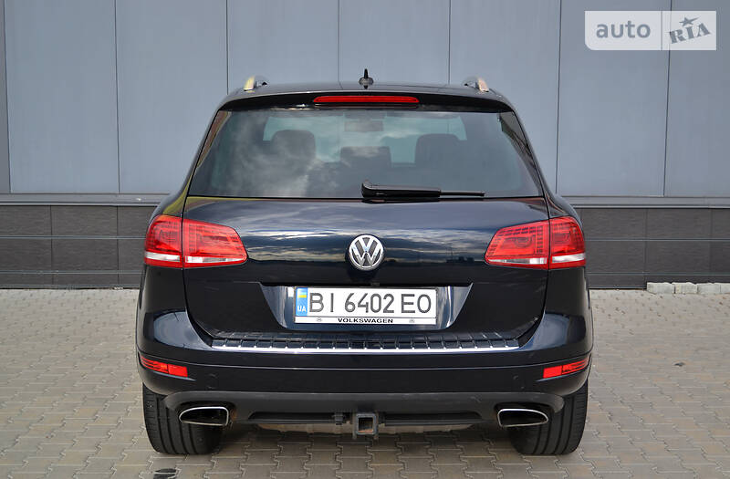 Позашляховик / Кросовер Volkswagen Touareg 2014 в Києві