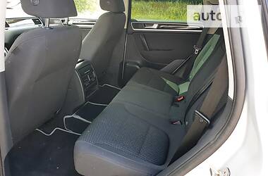Позашляховик / Кросовер Volkswagen Touareg 2012 в 