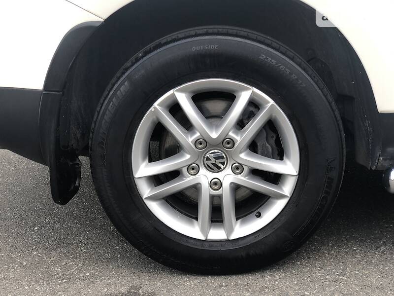Позашляховик / Кросовер Volkswagen Touareg 2009 в Києві