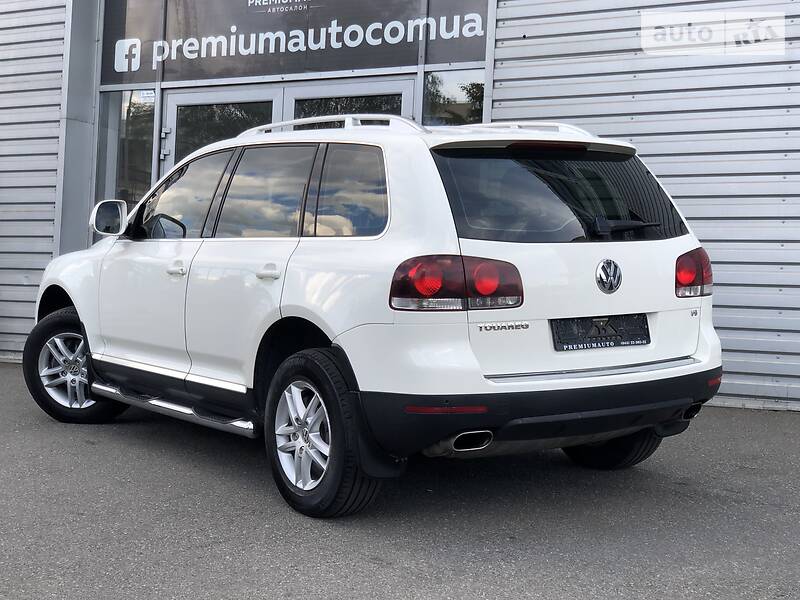 Позашляховик / Кросовер Volkswagen Touareg 2009 в Києві