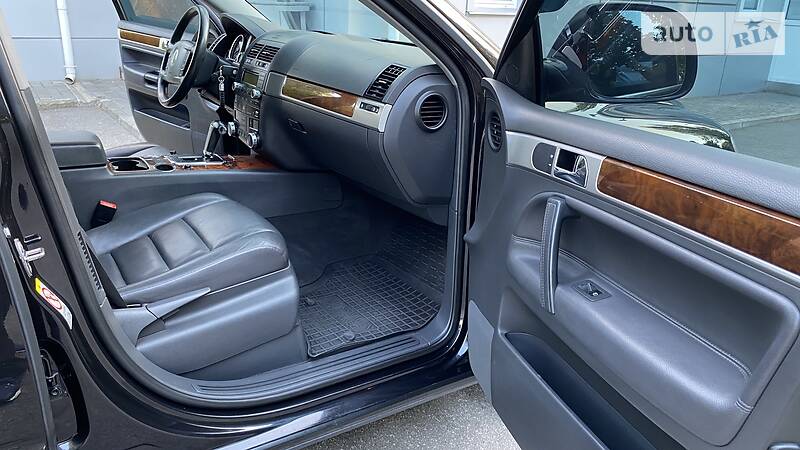 Позашляховик / Кросовер Volkswagen Touareg 2007 в Дніпрі