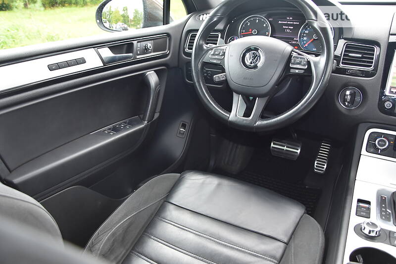 Позашляховик / Кросовер Volkswagen Touareg 2012 в Дрогобичі