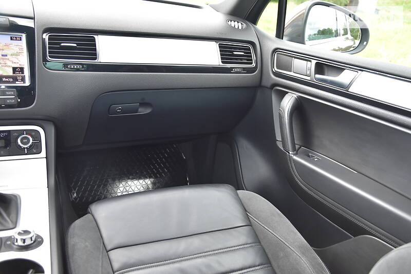 Позашляховик / Кросовер Volkswagen Touareg 2012 в Дрогобичі