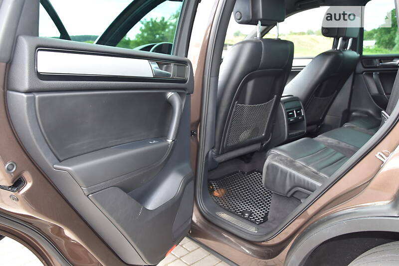 Позашляховик / Кросовер Volkswagen Touareg 2012 в Дрогобичі