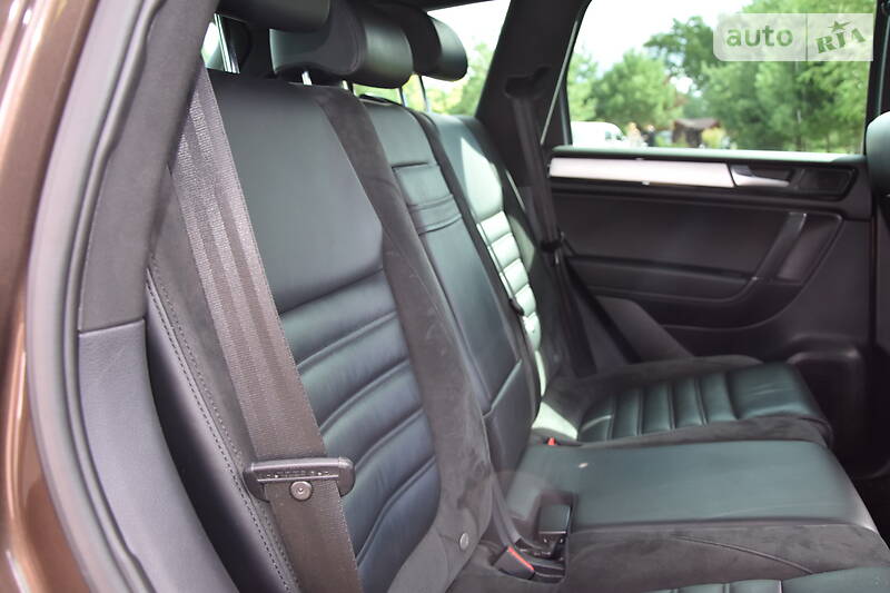 Позашляховик / Кросовер Volkswagen Touareg 2012 в Дрогобичі