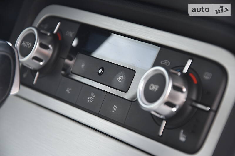 Позашляховик / Кросовер Volkswagen Touareg 2012 в Дрогобичі