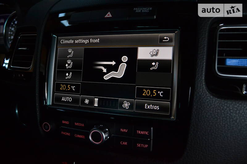 Позашляховик / Кросовер Volkswagen Touareg 2014 в Києві