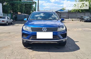 Внедорожник / Кроссовер Volkswagen Touareg 2015 в Харькове