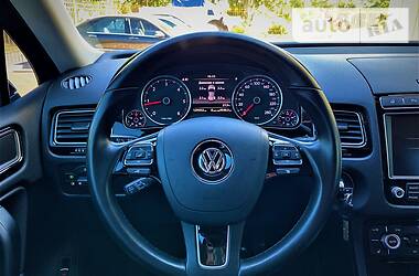 Позашляховик / Кросовер Volkswagen Touareg 2015 в 