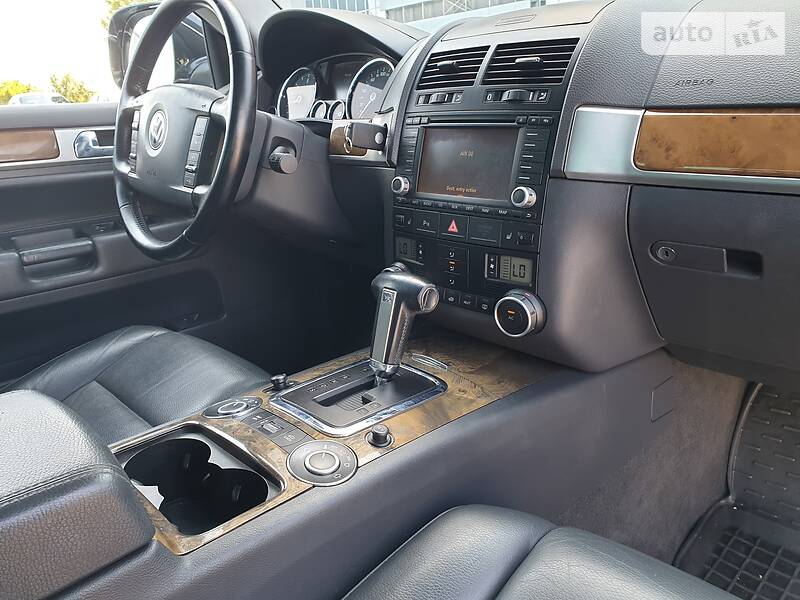 Позашляховик / Кросовер Volkswagen Touareg 2007 в Києві