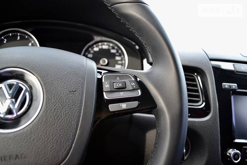 Позашляховик / Кросовер Volkswagen Touareg 2012 в Києві фото 79 Позашляховик / Кросовер Volkswagen Touareg 2012 в Києві