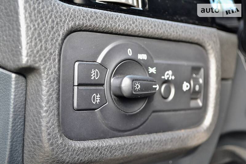 Позашляховик / Кросовер Volkswagen Touareg 2012 в Києві фото 32 Позашляховик / Кросовер Volkswagen Touareg 2012 в Києві