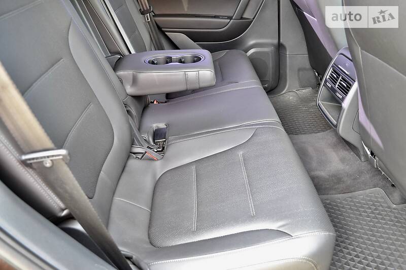 Позашляховик / Кросовер Volkswagen Touareg 2012 в Києві фото 42 Позашляховик / Кросовер Volkswagen Touareg 2012 в Києві