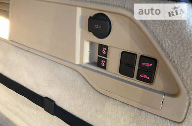 Позашляховик / Кросовер Volkswagen Touareg 2012 в 