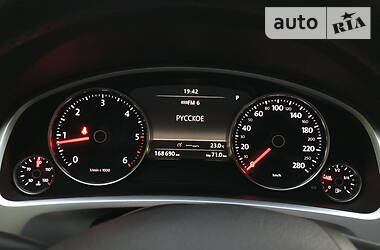 Позашляховик / Кросовер Volkswagen Touareg 2012 в 